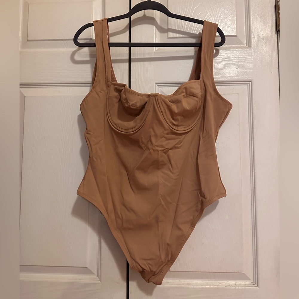 NWT SKIMS Sculpting Swim Tank